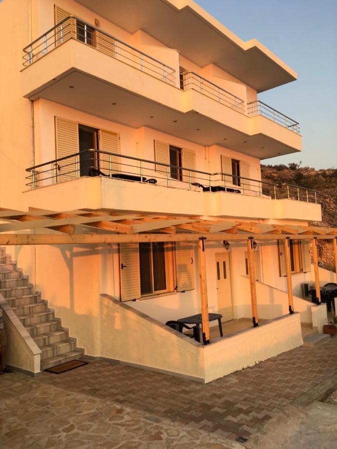 Bluemoon Suites Sarandë Eksteriør billede