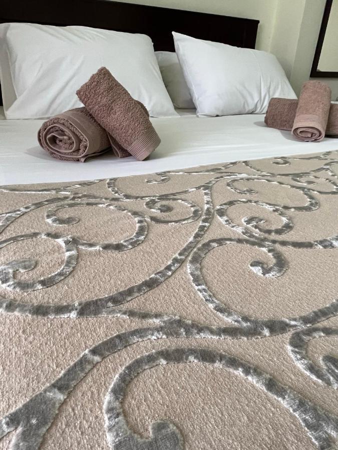 Bluemoon Suites Sarandë Eksteriør billede