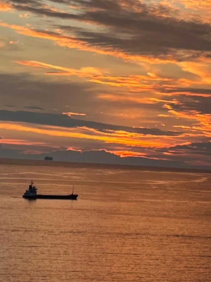 Bluemoon Suites Sarandë Eksteriør billede