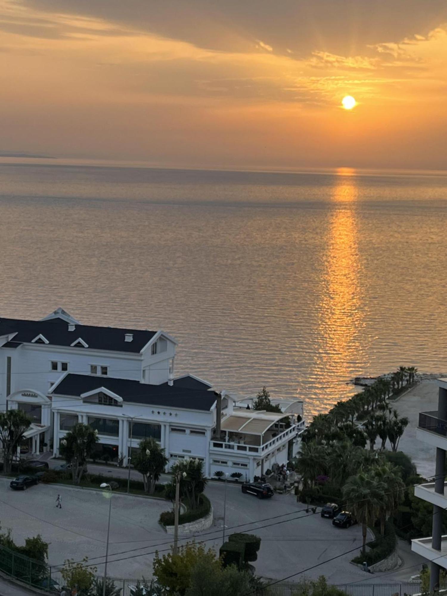 Bluemoon Suites Sarandë Eksteriør billede