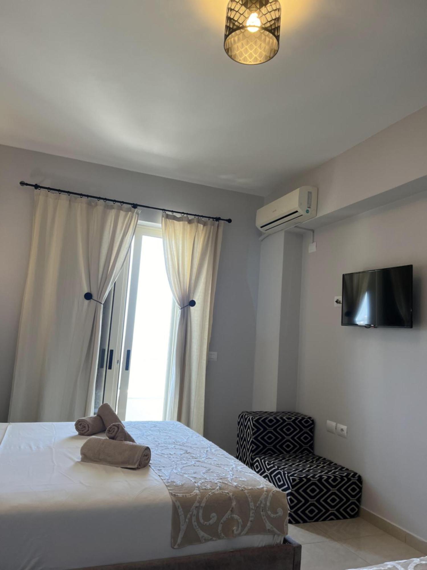 Bluemoon Suites Sarandë Eksteriør billede
