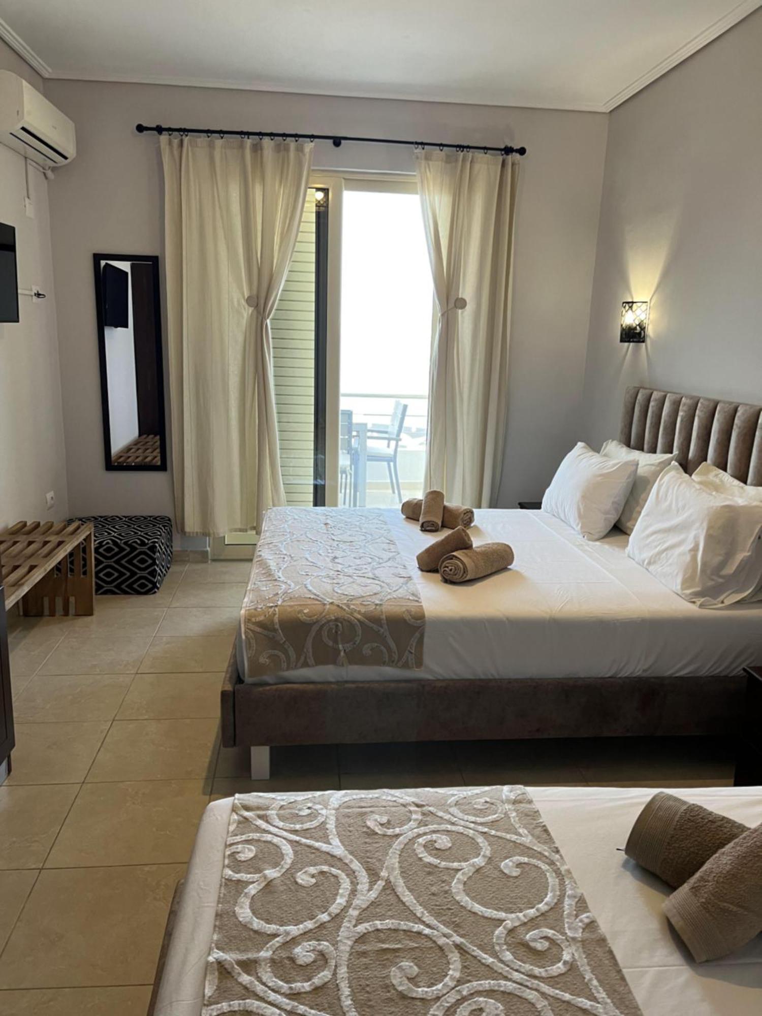 Bluemoon Suites Sarandë Eksteriør billede
