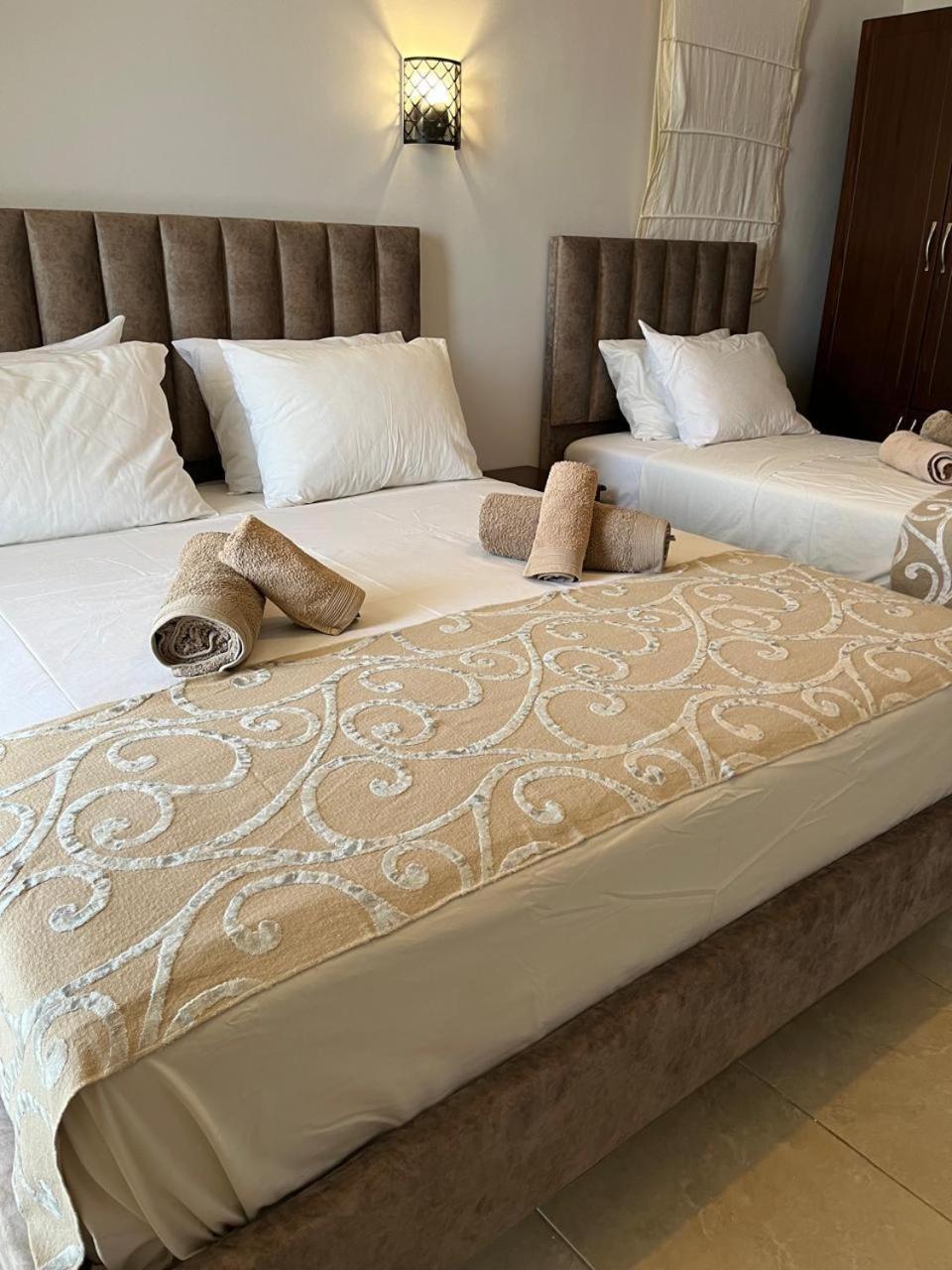 Bluemoon Suites Sarandë Eksteriør billede