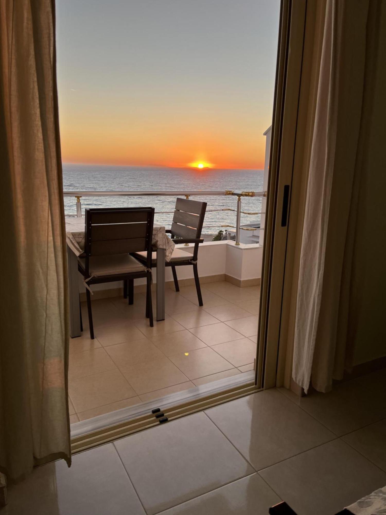 Bluemoon Suites Sarandë Eksteriør billede
