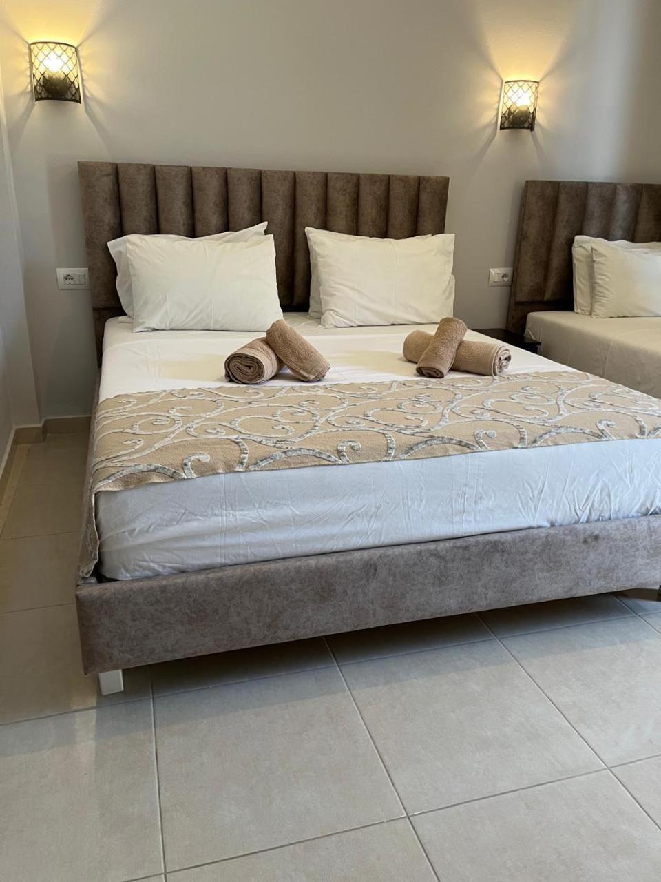 Bluemoon Suites Sarandë Eksteriør billede